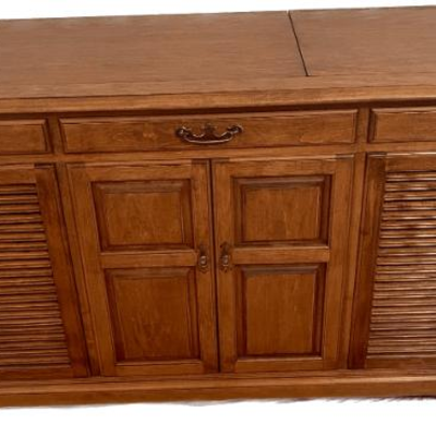 Lot 020-D: Vintage Magnavox Hi-Fi Cabinet