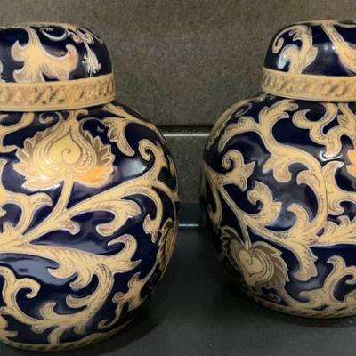 MKM053 - Vintage Blue And Gold Chinese Ginger Jars w/Lids