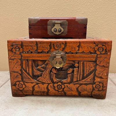MKM024- Vintage Hand-Carved Wooden Chinese Trinket & Jewelry Box 