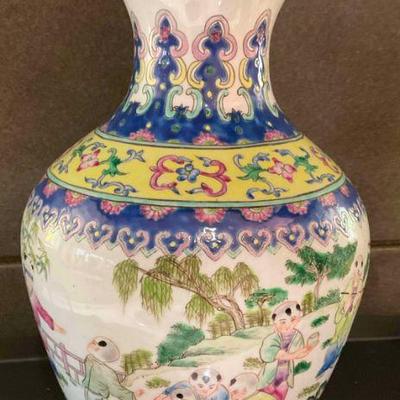 MKM055 - Chinese Vase