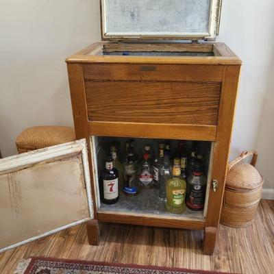 Vintage wooden icebox (northpole) $350