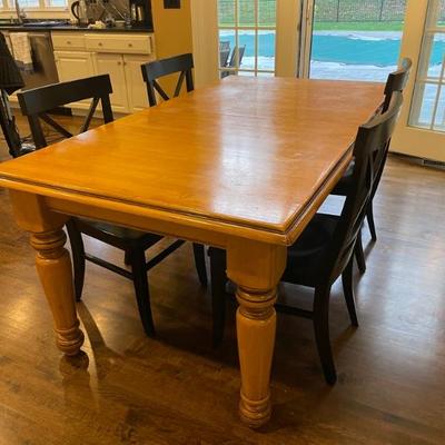 Pottery Barn Farmhouse dining table (with two leaf extensions) 40" W x 72" L x 30" H