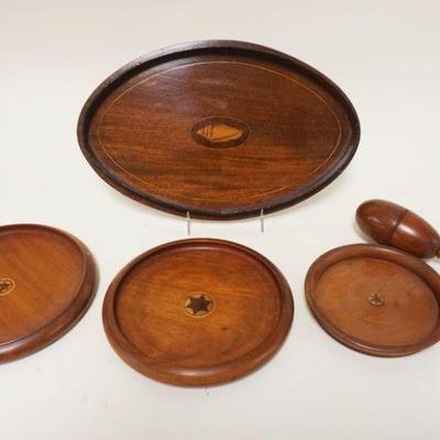 1092	GROUP OF ASSORTED ANTIQUE WOODWARE INCLUDING SHELL INLAID 13 IN TRAY, WOOD COASTERS, ETC
