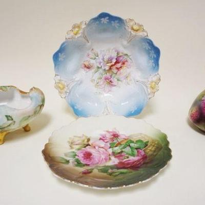 1039	GROUP OF 4 PIECES OF ASSORTED VICTORIAN CHINA
