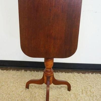 1233	ANTIQUE FEDERAL MAHOGANY TILT TOP TABLE, APPROXIMATELY 22 IN X 17 IN X 29 IN, WITH TIGER GRAIN TURNED COLUMNS
