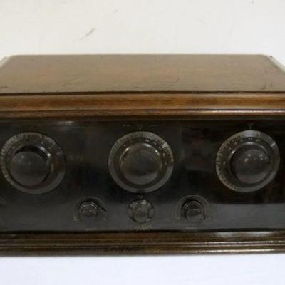 1181	ANTIQUE RADIO FADA CIRCA 1920, APPROXIMATELY 14 IN X 22 IN X 10 IN HIGH

