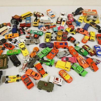 1121	LARGE COLLECTION OF VINTAGE TOY HOT WHEELS & OTHER TOY CARS
