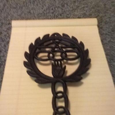Wilson Laurel Wreath Cast Iron Trivet 