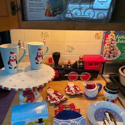 Christopher Radko Cake Stand/Box, Holiday Mugs, Lionel Cookie Jar