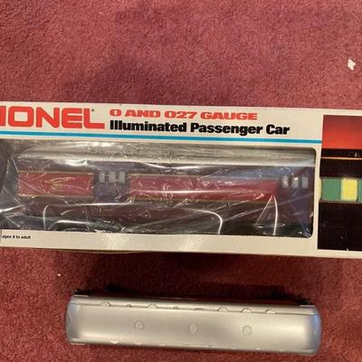 Lionel Illuminated Passenger Car/Box