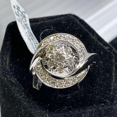 Exquisite 14K Gold .70ctw Geometric Dome Diamond Ring.  Over 6g total weight. 