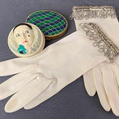 Vintage Ladies Gloves with 2 Compacts