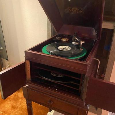 Antique Victrola by Victor Talking Machine Co