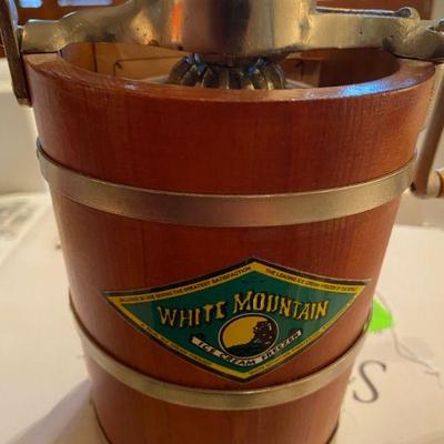 White Mountain Ice Cream Maker, hand crank