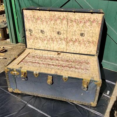 Wardrobe trunk in amazing condition.  See video in auction listing
