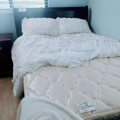 Full-size sleigh bed