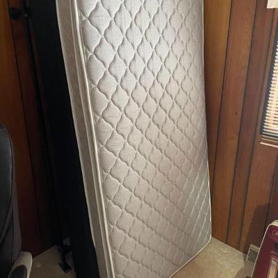 Twin size bed 