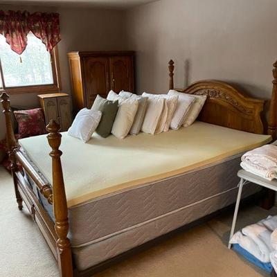 Queen size bed 