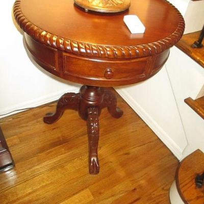 Ethan Allen Chippendale Style Round Wine Table With Pie Edge Mahogany  