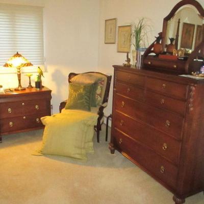 Ethan Allen British Classic King Bedroom Suite ~ 4 Poster Bed (Canopy Included Not Shown) ~ (Mattress Not Included) 