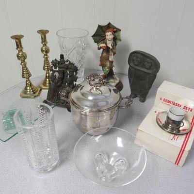 Inuit soapstone carving, classic American collectibles, and so much more!
