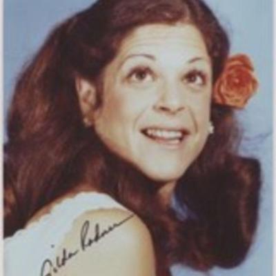 Gilda Radner signed photo