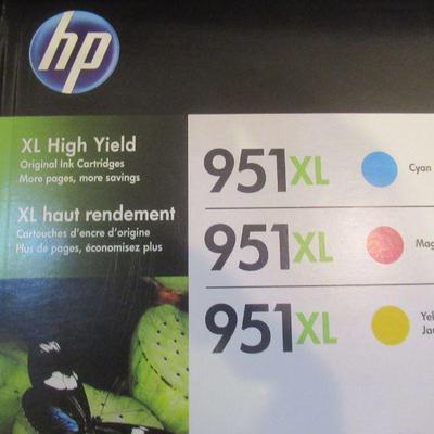 ASSORTMENT OF HP INK JET CARTRIDGES 940 950 951
