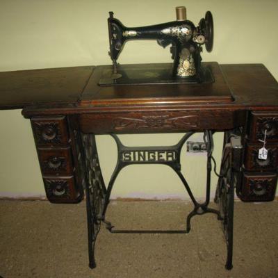 Trundle Singer sewingmachine   BUY IT NOW $ 135.00
