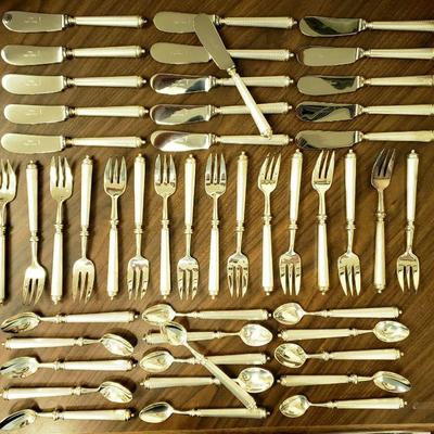 Alain Saint-Joanis (France) flatware set. (Brand New). Silverplated, 48 pieces. Quadrille pattern.