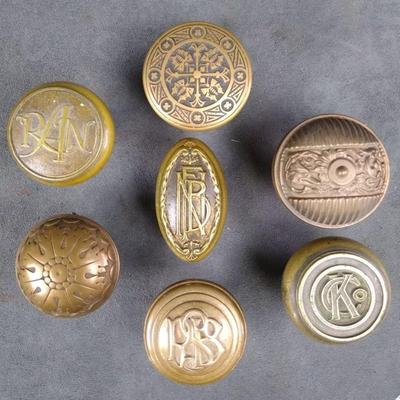 More than 250 lots of fine doorknobs and vintage builders' hardware