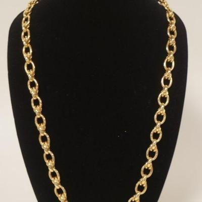 1090	HEAVY 18K GOLD CHAIN WEIGHING 63.70 DWT
