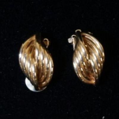 1117	PAIR OF 14K YELLOW GOLD CLIP ON EARRINGS 2 DWT

