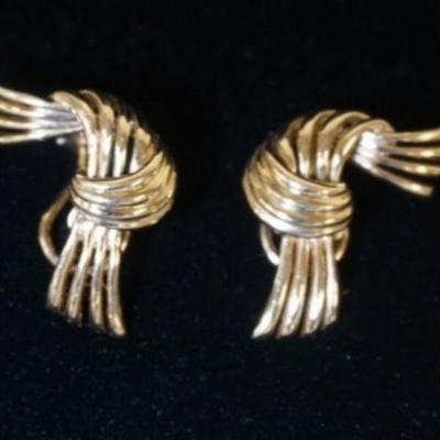 1124	PAIR OF 14K YELLOW GOLD CLIP ON EARRINGS. 7.65 DWT
