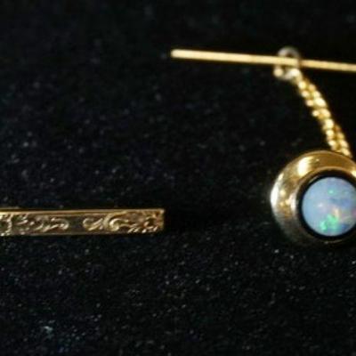 1080	LOT CONTAINING 10K GOLD PETITE BAR PIN WEIGHT 0.25 DWT, & 14K TIE TACK W/ ROUND OPAL DOUBLET.
