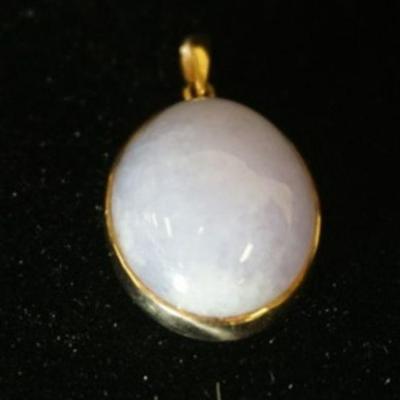 1112	14K GOLD & LAVENDER JADE PENDANT
