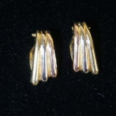 1125	PAIR OF 14K YELLOW GOLD CLIP ON EARRING 1.60 DWT
