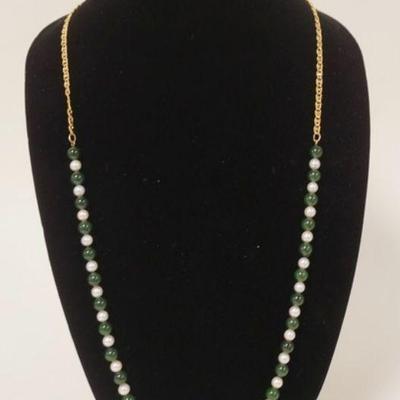 1119	NECKLACE OF ALTERNATING CULTURED AKOYA SALWATER PEARLS & GENUINE NEPHRITE JADE BEADS, ATTACHED CHAIN IS GOLD PLATED
