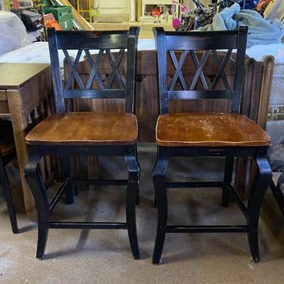 Black and Brown wood chairs
40Hxfloor to seat 24H
Seat 18.5Wx16D
$50.00 for the set
