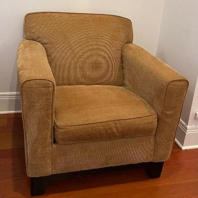 Arhaus Brown Accent Chair, this is a very comfortable chair, pretty and very comfortable. 
35.5W x 37D $175.00
]
\]
]

Plo[p[]\