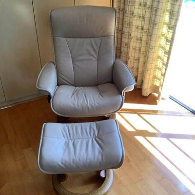 KDE035 Ekornes Stressless Leather Recliner Chair & Ottoman