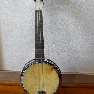 KDE093- Vintage Metal Dixie Banjo Ukulele 