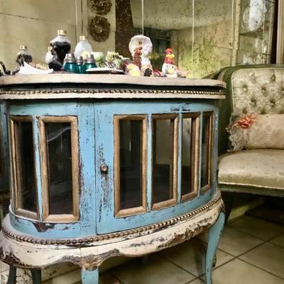 French curio side table
