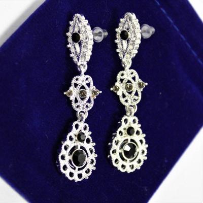 Please visit https://garnetgazelle.com/ to find more information on our items and to place your bids. These photos are only half of what...