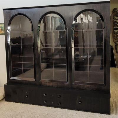 1915 Austrian secessionist display cabinet