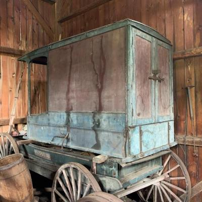 The upper blue wagon body is in original, untouched condition. Made in Hartford. See pic # 136
