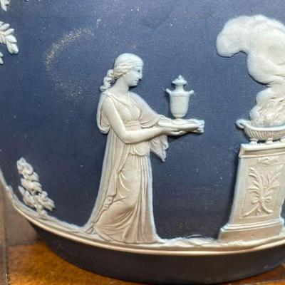 WEDGWOOD BISCUIT JAR  |  Cameo decoration with silverplate hardware - h. 9 in. (over handle)