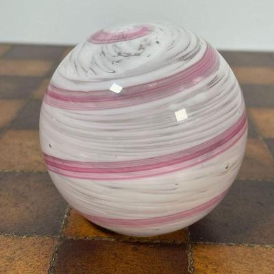 ELWOOD GLASS PAPERWEIGHT  |  Pink and white spiral pattern - dia. 3 in.