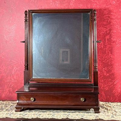 DRESSING MIRROR  |  Over a single drawer - l. 18 x w. 8.5 x h. 23 in.