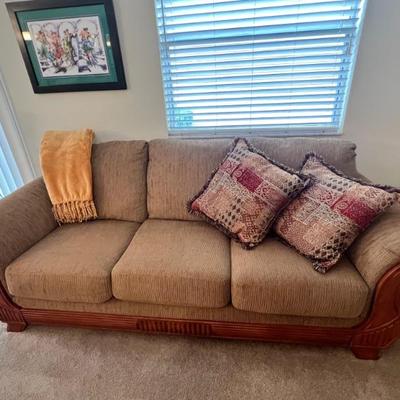 Beautiful couch and loveseat in great shape