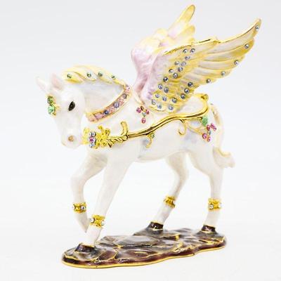 Bid on placerauctions.com
View more pictures and a detailed description of this item on placerauctions.com